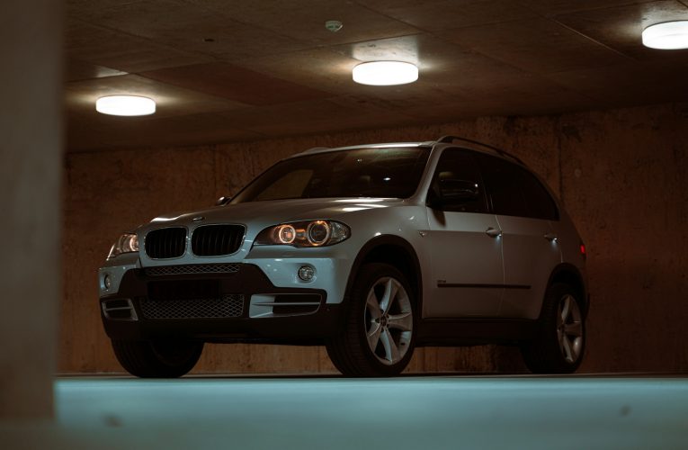 Η BMW X5 Αλλάζει Εστίαση: Από τη Σημερινή Ευρωπαϊκή Κυριαρχία στην Κινεζική Αντεπίθεση του 2027